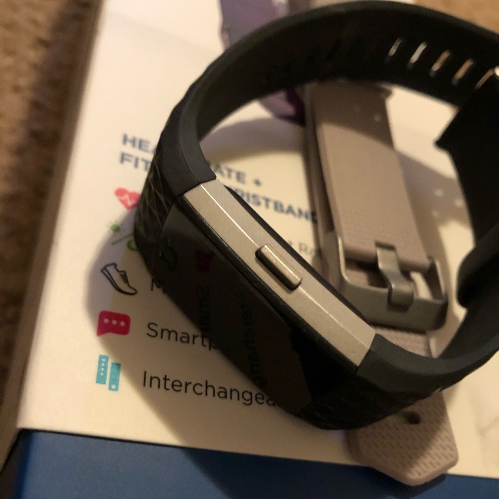 Fit bit charge 2 - Picture 3 of 7